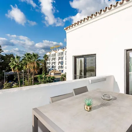 By Riva - Chic, Contemporary In Puerto Banus Gardens Apartmán *