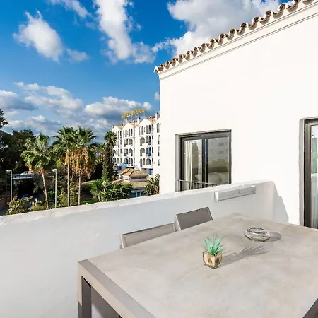 Апартаменты By Riva - Chic, Contemporary In Puerto Banus Gardens Марбелья