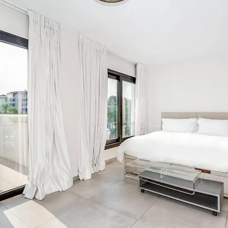 By Riva - Chic, Contemporary In Puerto Banus Gardens Daire Marbella