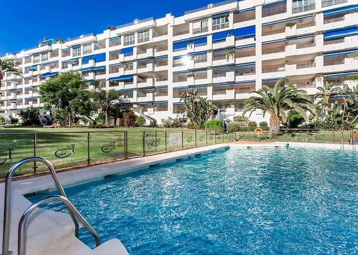 By Riva - Chic, Contemporary In Puerto Banus Gardens Apartamento *